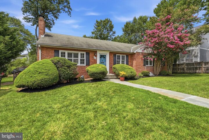 Property Photo:  6719 Williamsburg Boulevard  VA 22213 