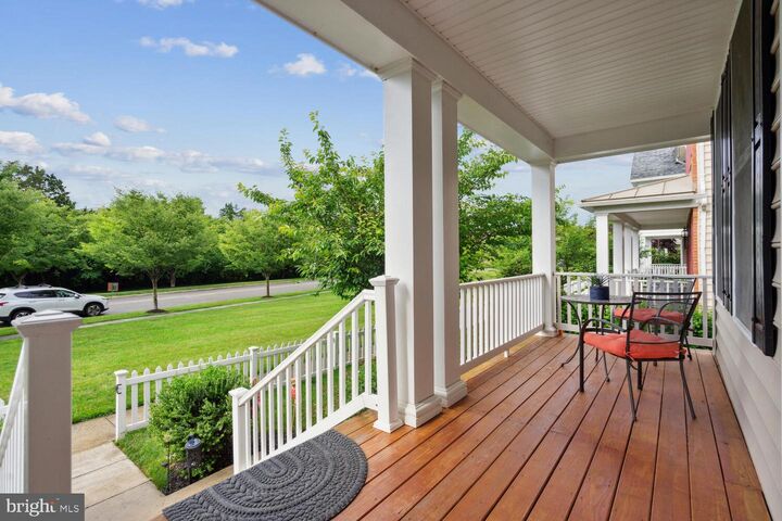 Property Photo: 42538 Neighborly Lane VA 20152