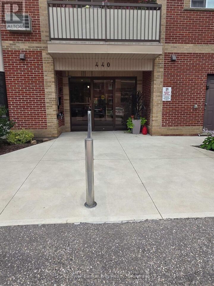 Property Photo: 440 Durham Street West 306 ON N0G 2L1