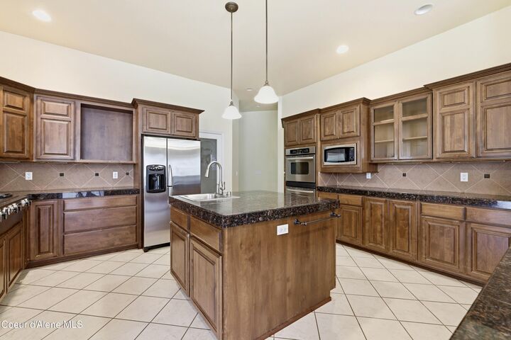 Property Photo: 18772 W Riverview Dr ID 83854