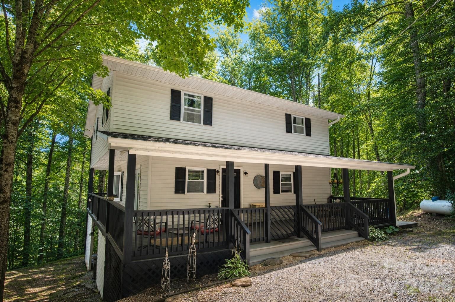 Property Photo: 47 Caribou Lane NC 28714