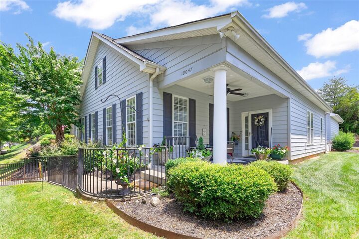 Property Photo: 10047 Bishops Gate Boulevard NC 28134