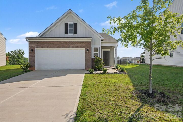 Property Photo: 5192 Duck Lane NC 28609