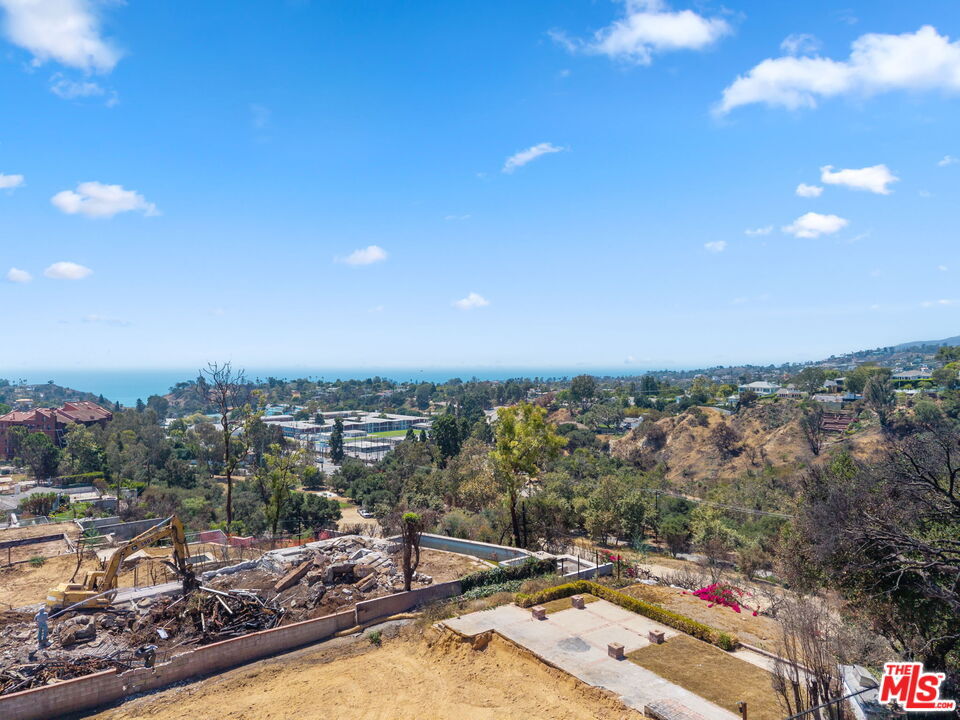 Property Photo:  1225 Rimmer Ave  CA 90272 