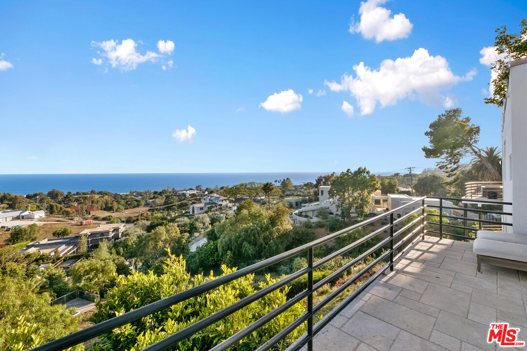 Property Photo: 30112 Cuthbert Rd CA 90265