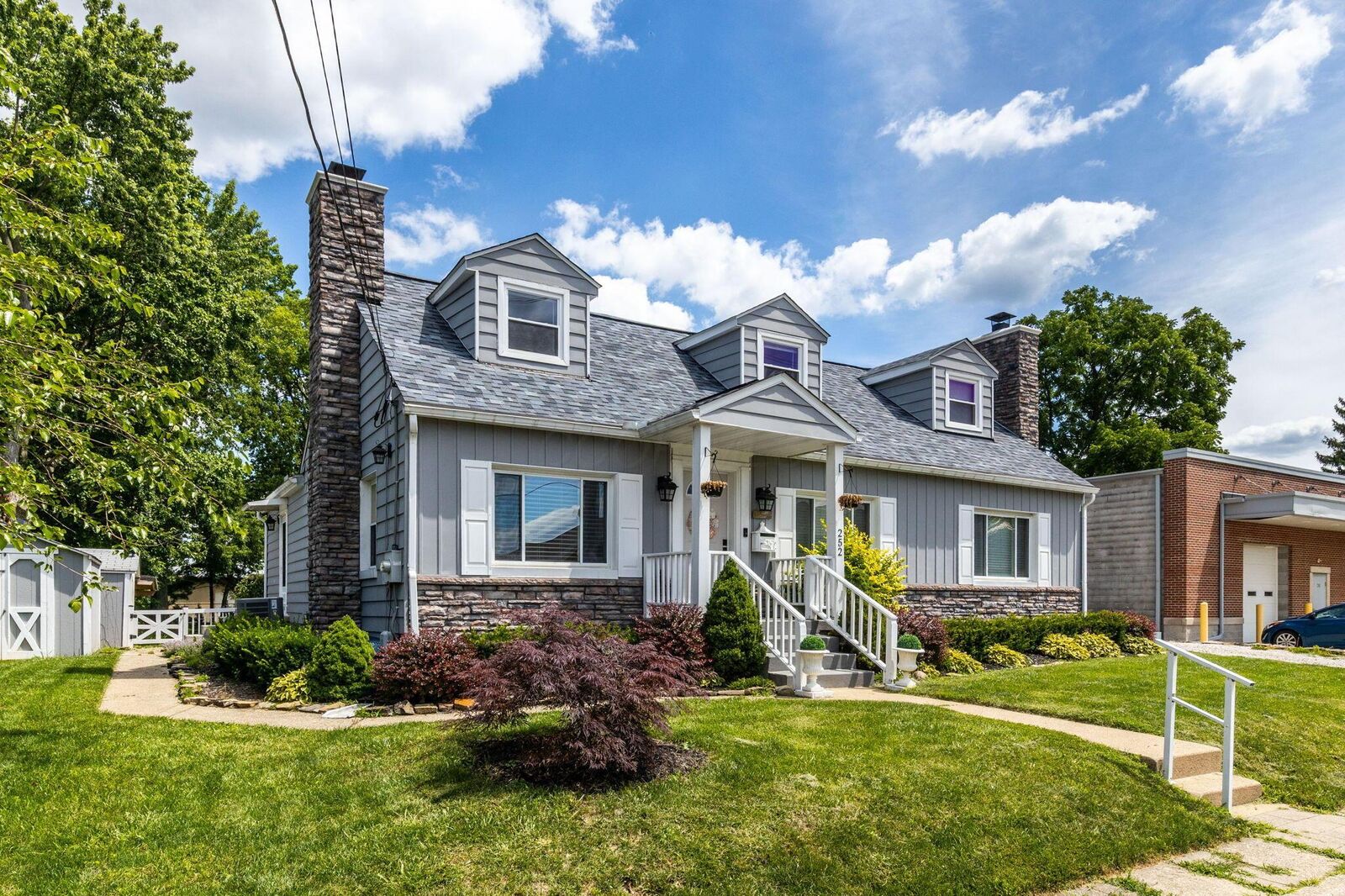 Property Photo: 252 E Broadway Avenue OH 43081