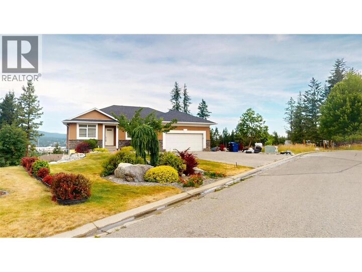 1631 Mt. Pyramid Crescent — photo 1