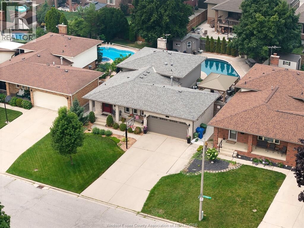 Property Photo: 12057 St. Thomas ON N8N 3V6