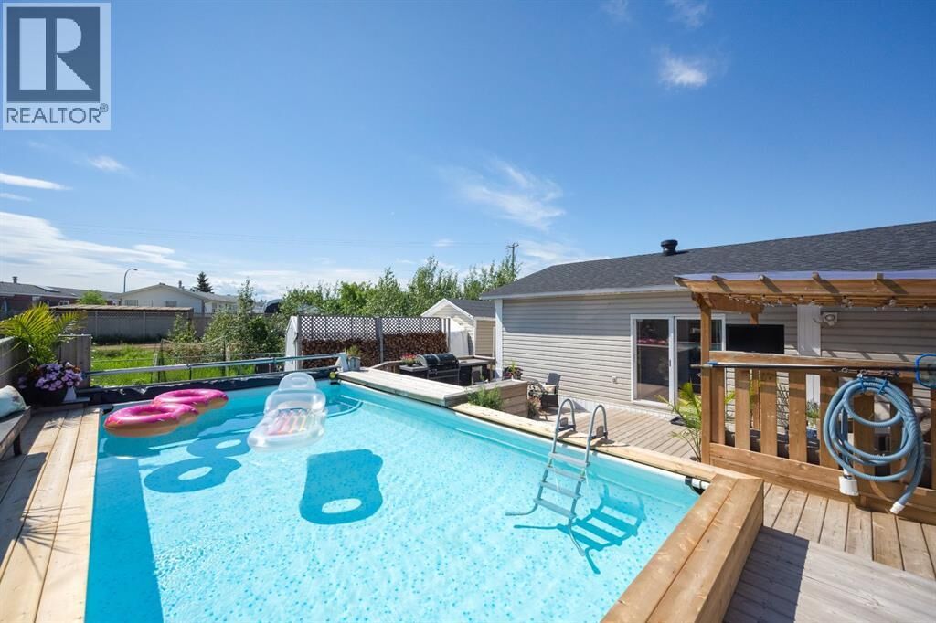 Property Photo: 240 Grandview Crescent AB T9H 4X8