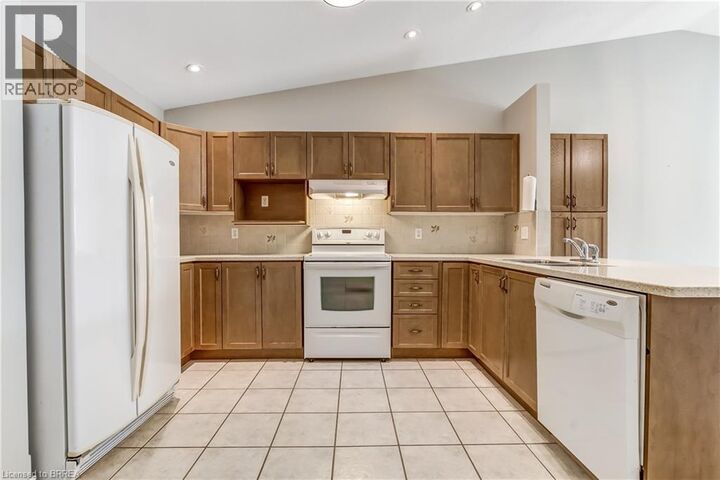 Property Photo: 19 Hanlon Place 15 ON N3L 4E7