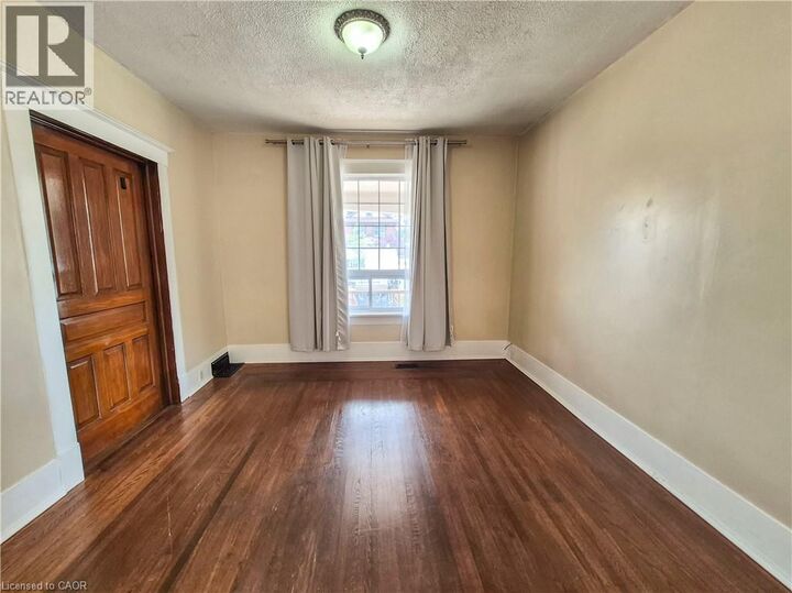 Property Photo: 408 Wellington Street North 2 ON N2H 5L2
