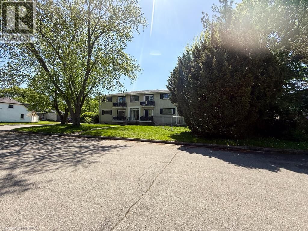 Property Photo: 36 Graham Avenue 4 ON N3T 1C4