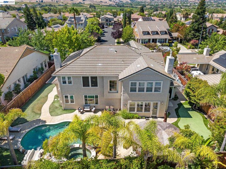 Property Photo: 750 Trinity Hills Ln CA 94550