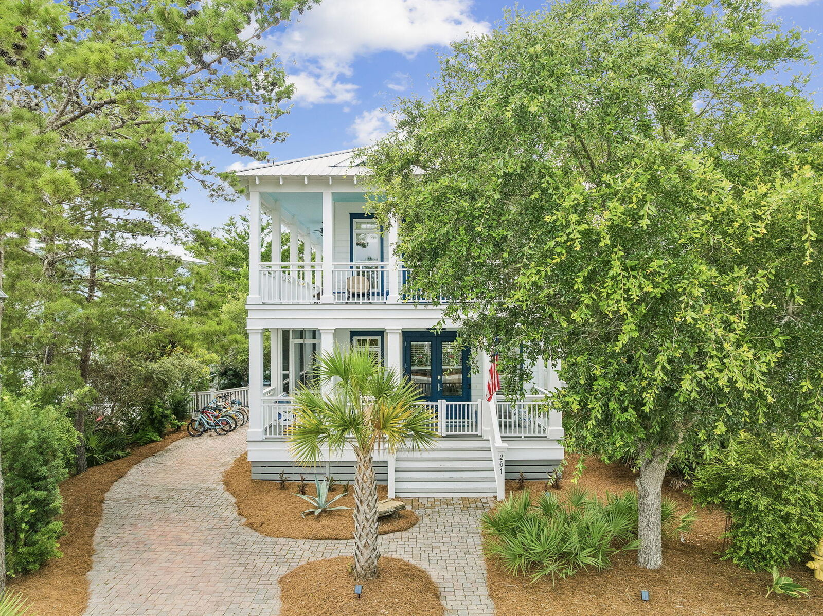 Property Photo: 261 W Bartons Way FL 32459