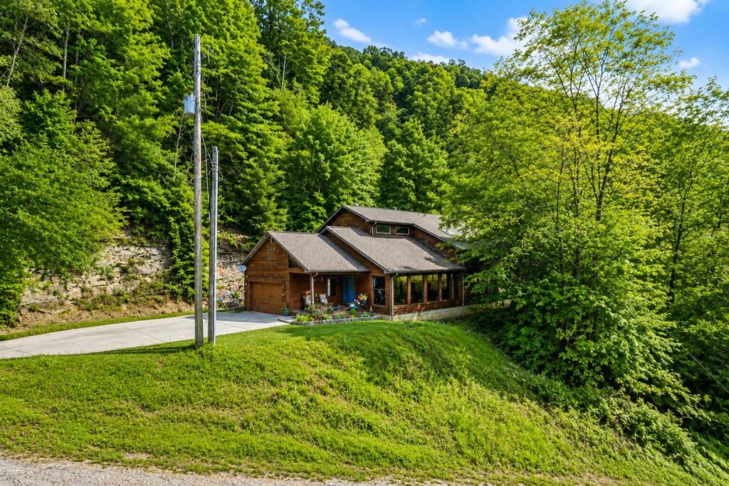 Property Photo:  2501 Kewanee Road  KY 41501 