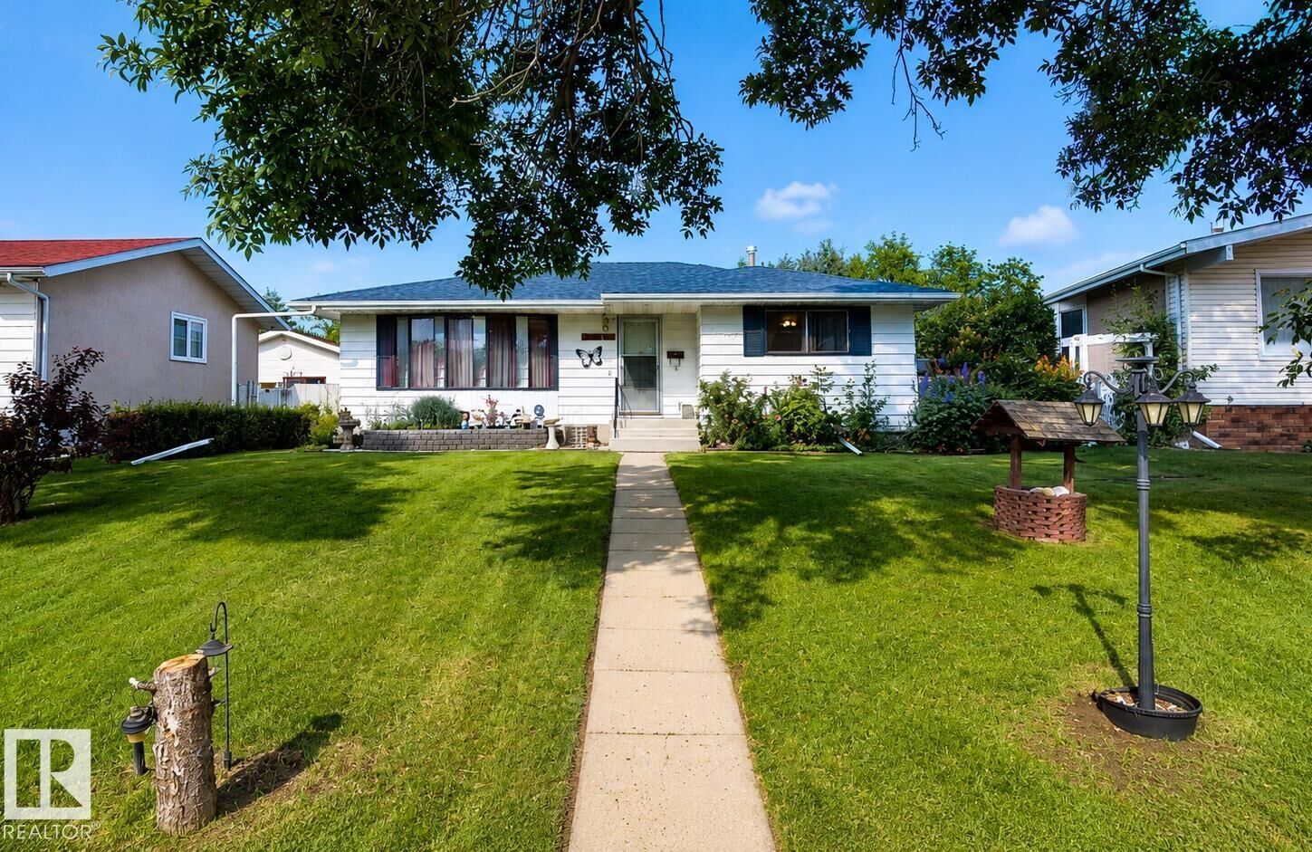 Property Photo: 43 Huron Drive AB T9E 4N6