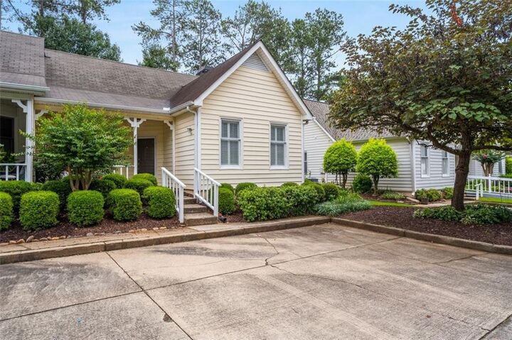 Property Photo:  116 Victoria Way  GA 30075 