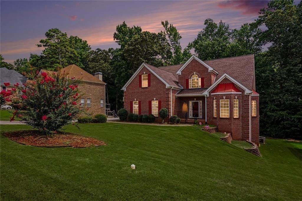 Property Photo: 2871 Weatherstone Circle SE GA 30094