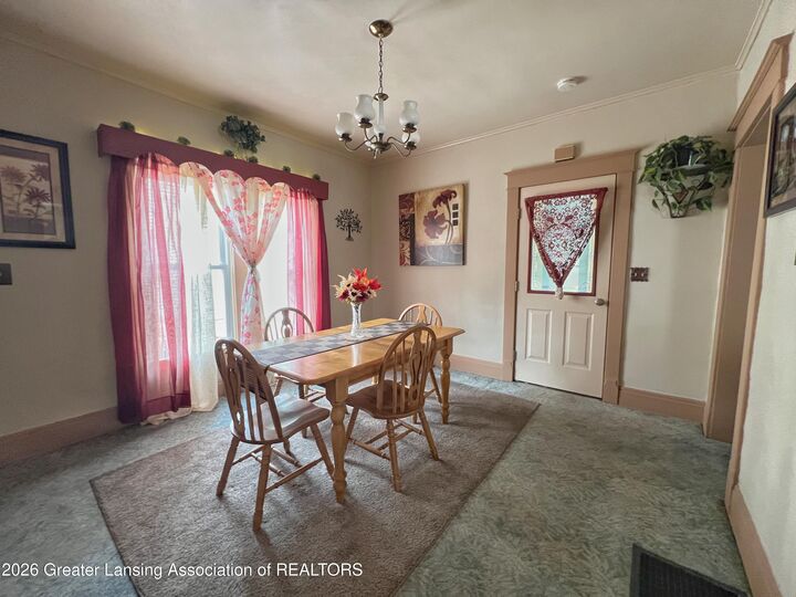 Property Photo:  809 N Linn Street  MI 48706 