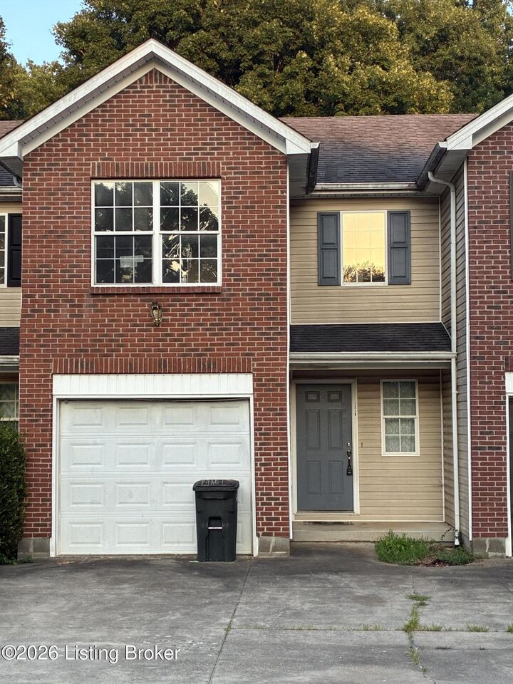 Property Photo: 121 Ashberry Dr B KY 40004