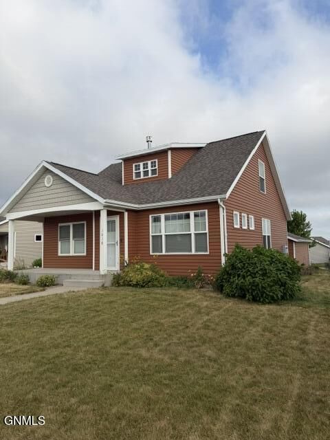 Property Photo:  1018 Bremner Avenue  ND 58503 