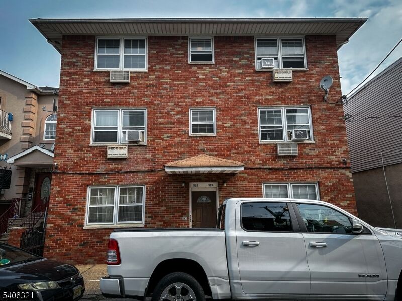 Property Photo: 325 John St 5 NJ 07202