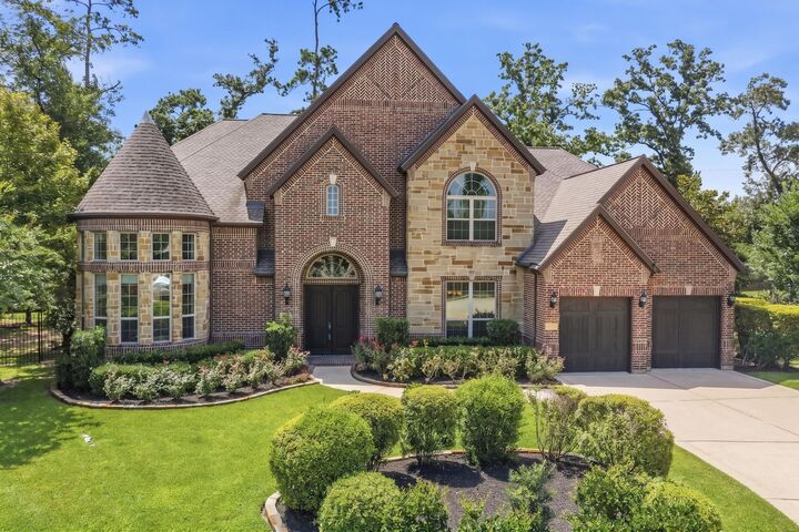 Property Photo: 10 Coronet Ridge Court TX 77375