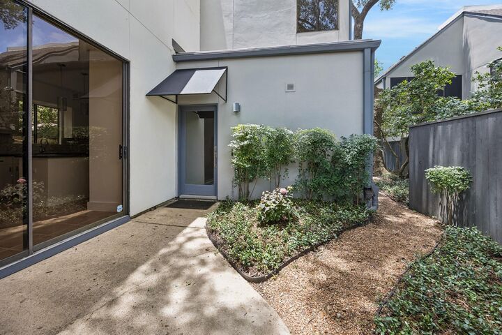 Property Photo:  1 Boulevard Green  TX 77401 