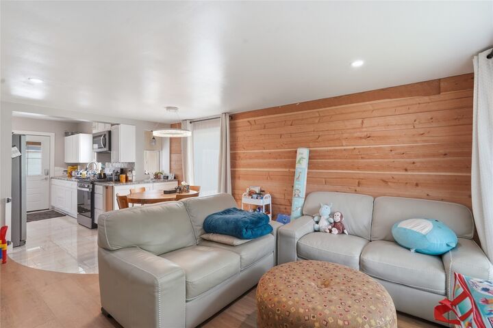 Property Photo:  3936 E 8th Street  IA 50316 