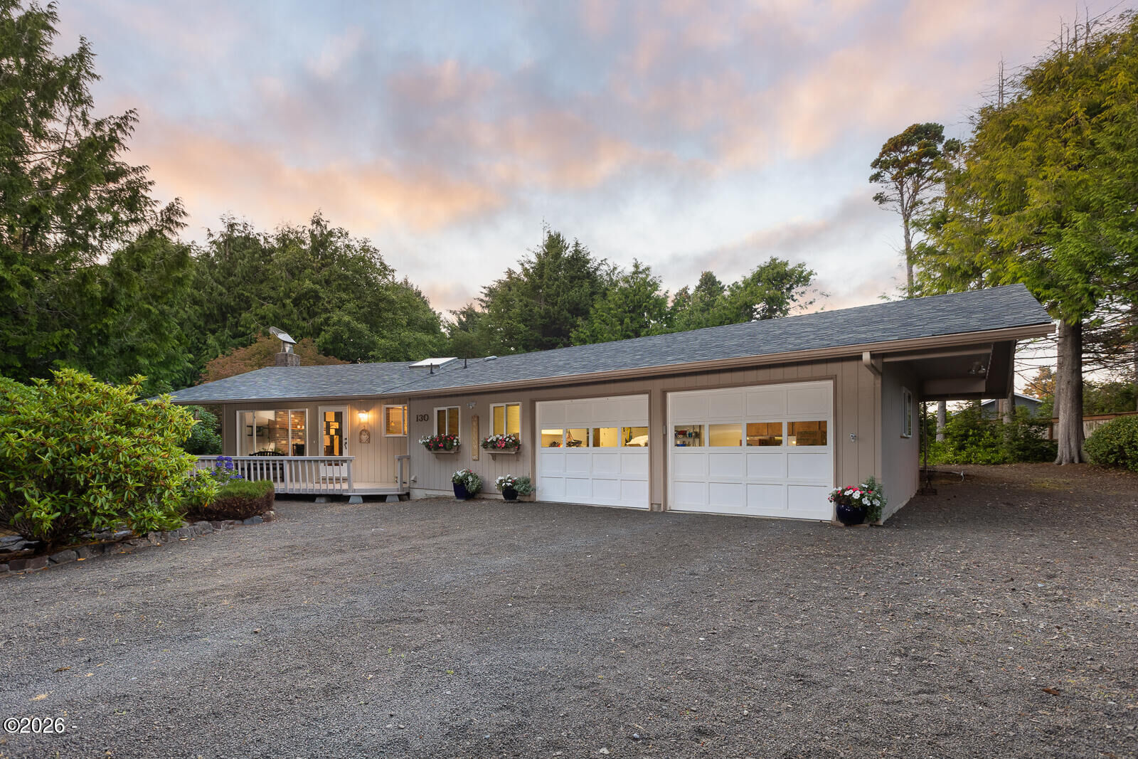 Property Photo: 130 Tillicum Street OR 97341