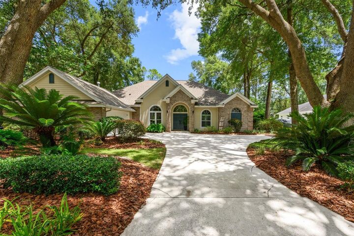 Property Photo: 9340 SW 32nd Place FL 32608