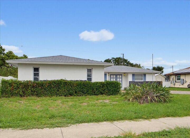 Property Photo:  1774 Pomelo Drive  FL 34293 