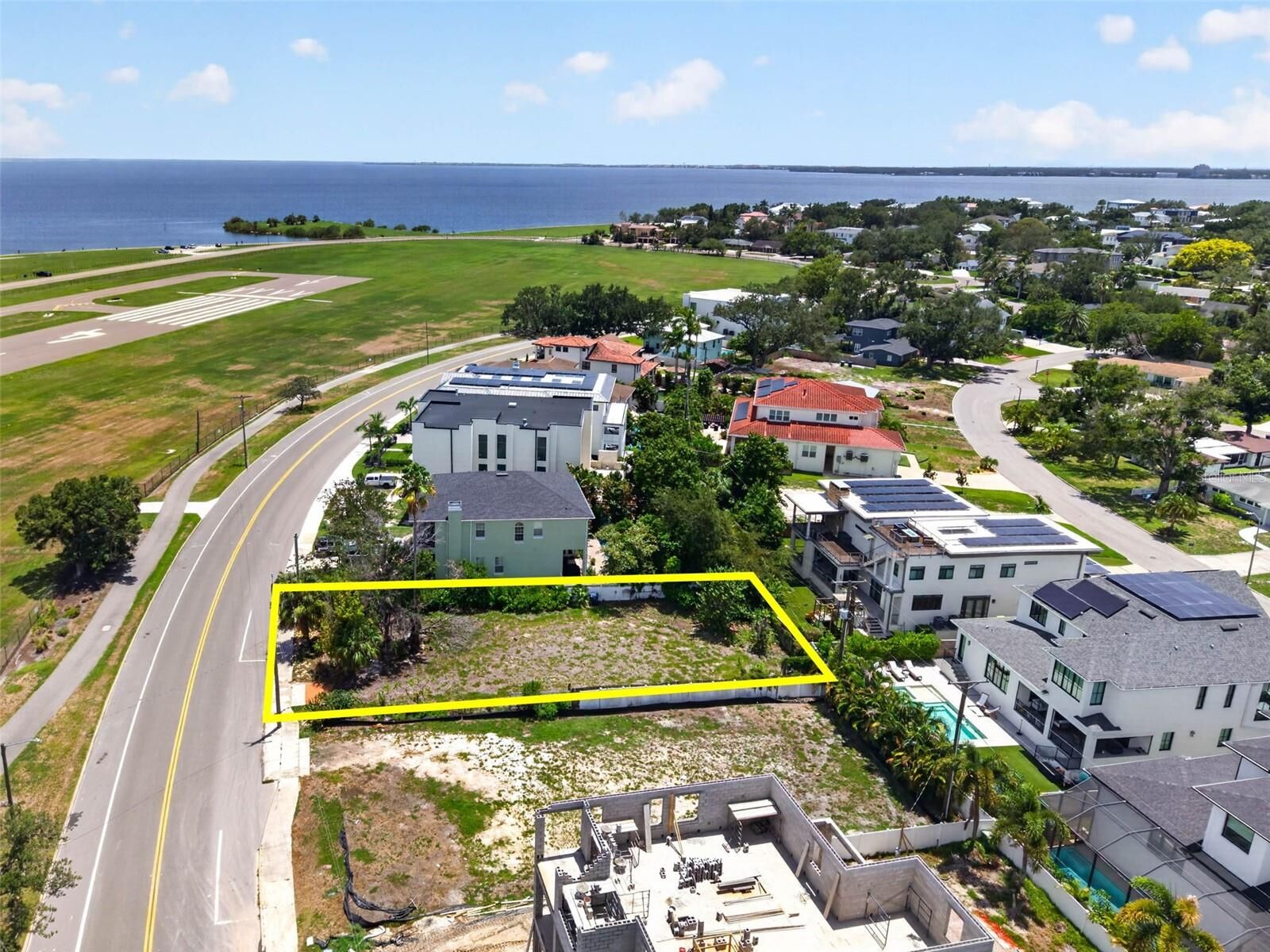 Property Photo: 830 S Davis Boulevard FL 33606