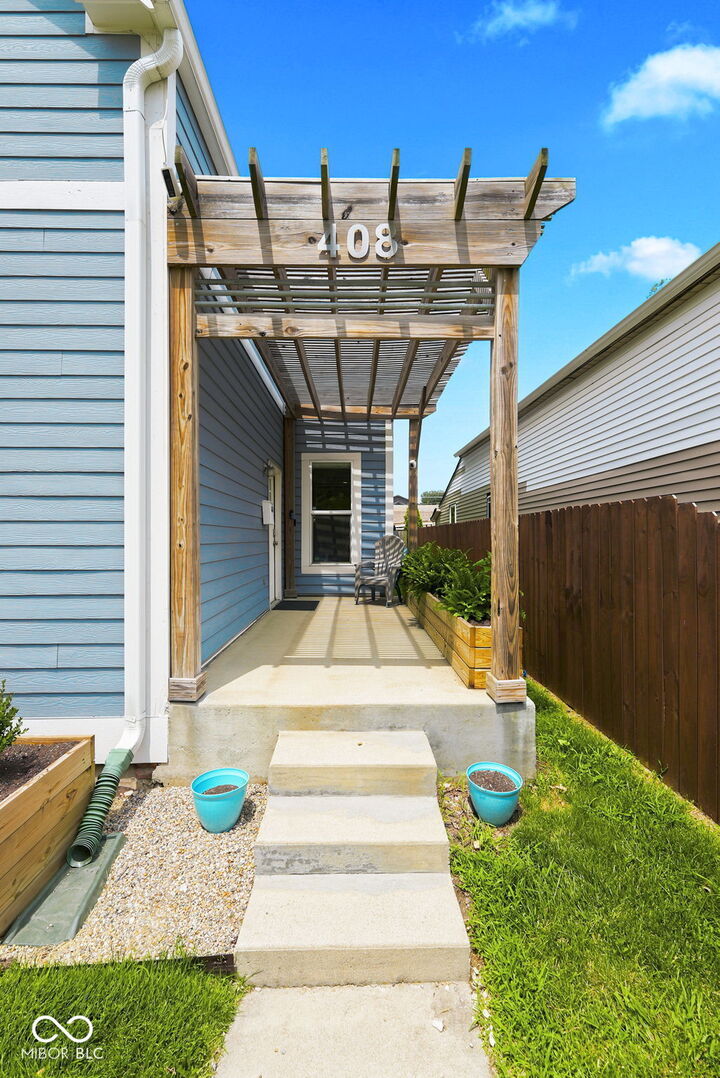 Property Photo:  408 E Minnesota Street  IN 46225 