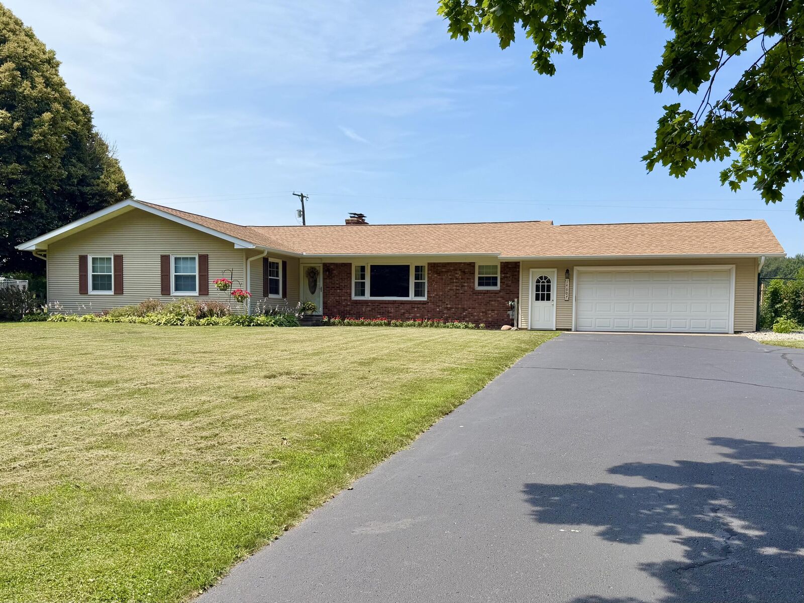 Property Photo: 14607 15 Mile Road MI 49068