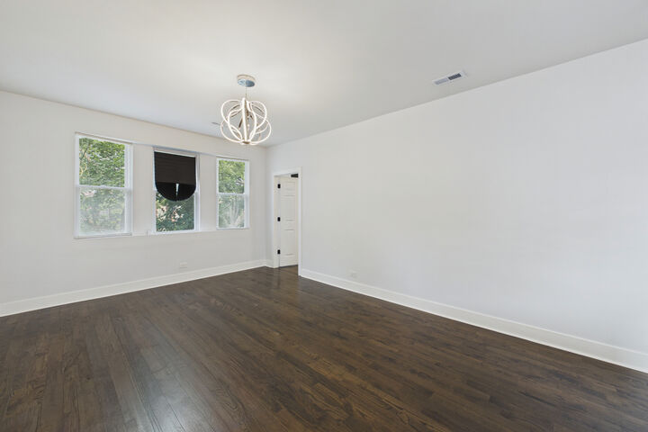Property Photo: 7919 S Ellis Avenue 3 IL 60619