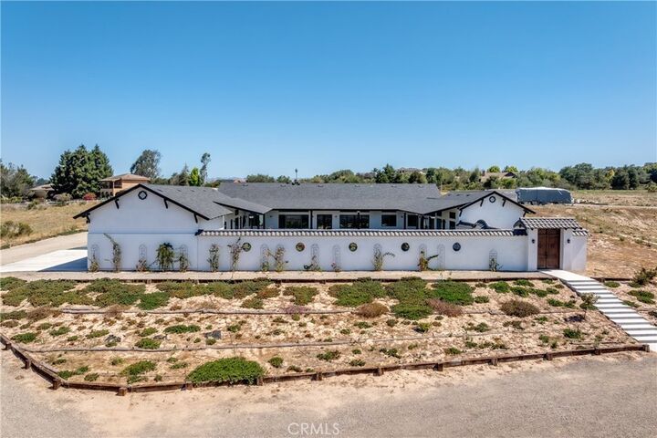Property Photo: 2084 Westhampton Drive CA 93420