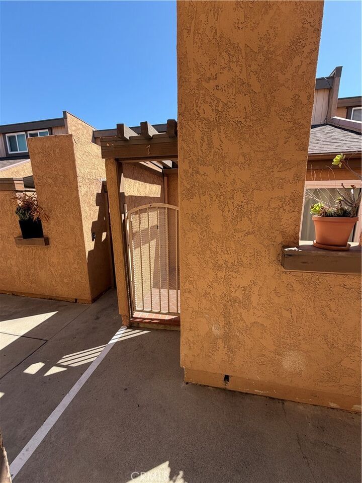 Property Photo:  2700 N Brea Boulevard 7  CA 92835 