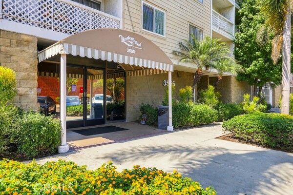Property Photo:  3565 Linden Avenue  CA 90807 