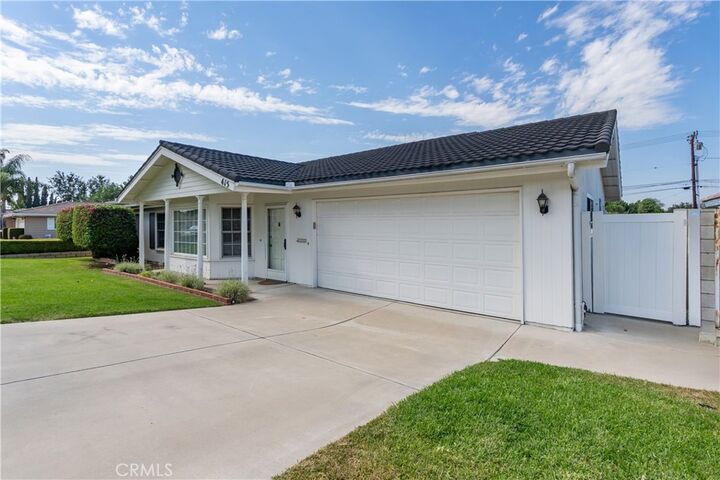 Property Photo:  415 E Kendall Street  CA 92879 