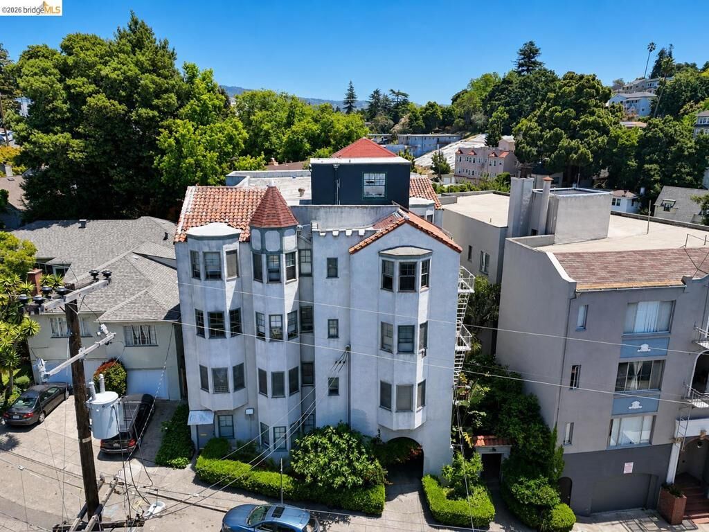 Property Photo:  1142 McKinley Ave  CA 94610 