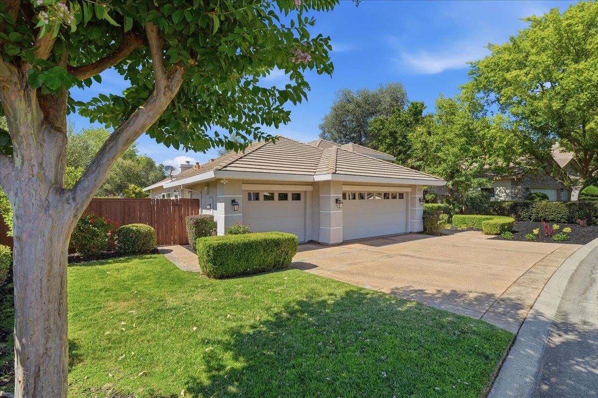 Property Photo: 5880 Silkwood Way CA 95746