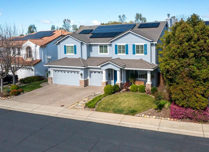 Property Photo: 319 Stagestop Court CA 95762