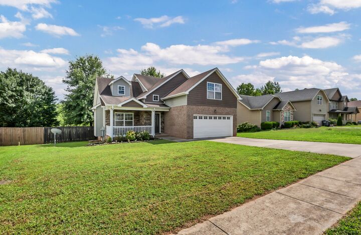 Property Photo:  1124 Ishee Dr  TN 37042 