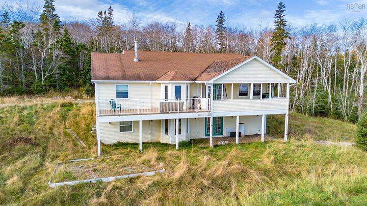 225 Maple Drive Drive — photo 1