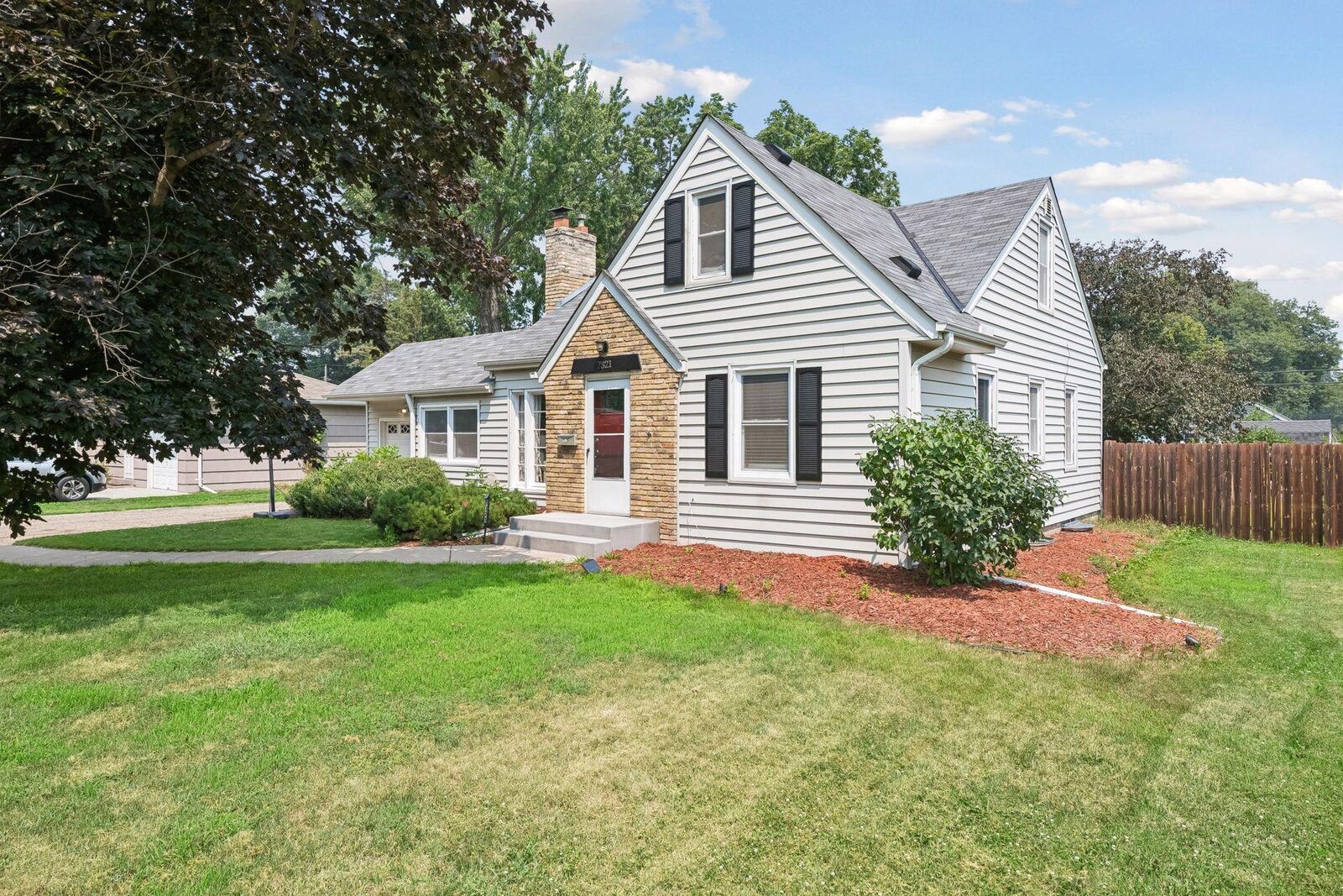 Property Photo: 7321 Portland Avenue MN 55423
