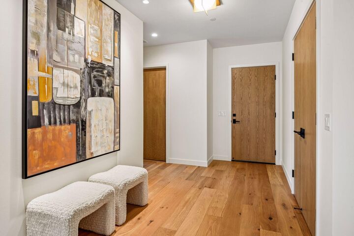 Property Photo:  150 Broadway Avenue S 2B  MN 55391 