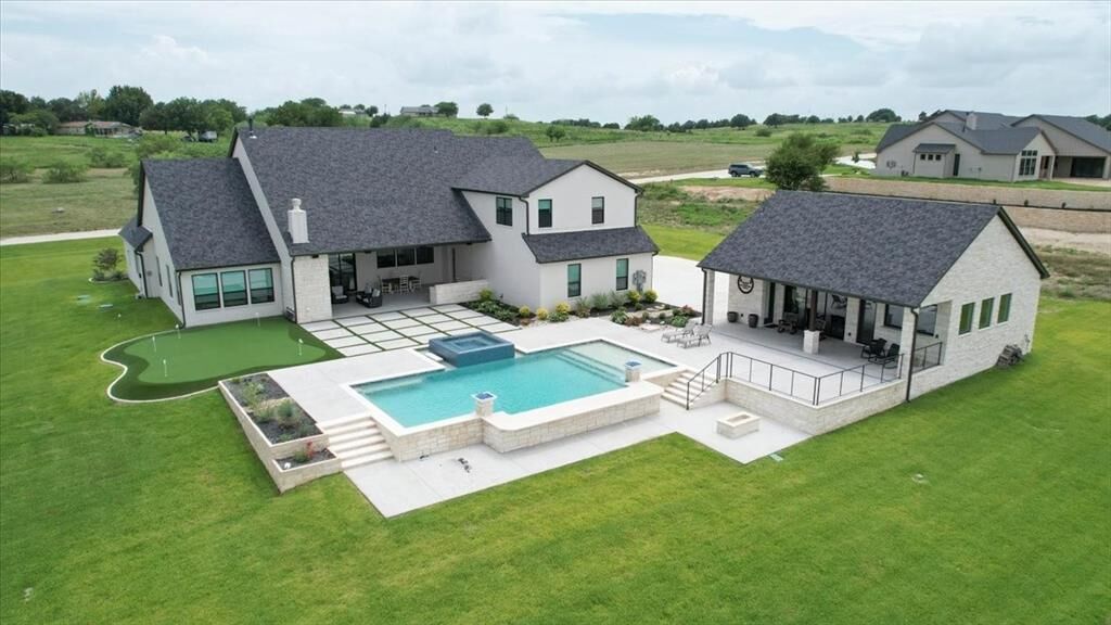 Property Photo: 4005 Charleston Peak TX 76008