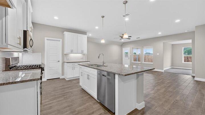 Property Photo: 1416 Canterbury Trail TX 75115