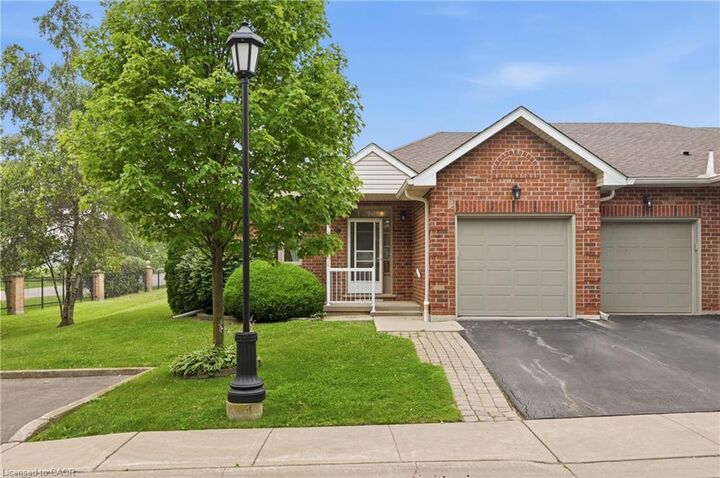 Property Photo:  98 Sunibel Drive E  ON L0R 1W0 